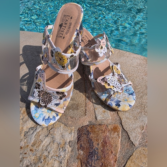 L'Artiste By Spring Step Adorned-Brile Floral Butterfly Wedges EU 38 US 8 - Picture 2 of 8
